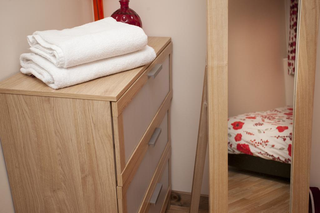 Foresters Inn Apartment - City Centre By Victoria Centre Shopping Centre - Your Own 5 Double Bedrooms Private Apartment With 3 Bathrooms And Full Kitchen To Cook As You Would At Home - Outdoor Parking For Cars Or Vans At Five Pounds A Day Nottingham Exterior foto