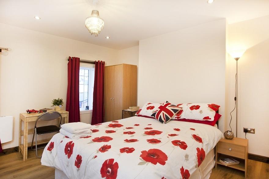 Foresters Inn Apartment - City Centre By Victoria Centre Shopping Centre - Your Own 5 Double Bedrooms Private Apartment With 3 Bathrooms And Full Kitchen To Cook As You Would At Home - Outdoor Parking For Cars Or Vans At Five Pounds A Day Nottingham Zimmer foto