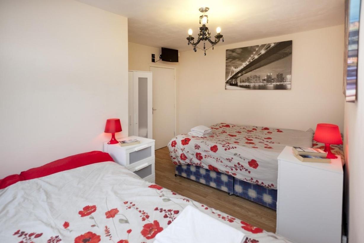 Foresters Inn Apartment - City Centre By Victoria Centre Shopping Centre - Your Own 5 Double Bedrooms Private Apartment With 3 Bathrooms And Full Kitchen To Cook As You Would At Home - Outdoor Parking For Cars Or Vans At Five Pounds A Day Nottingham Zimmer foto