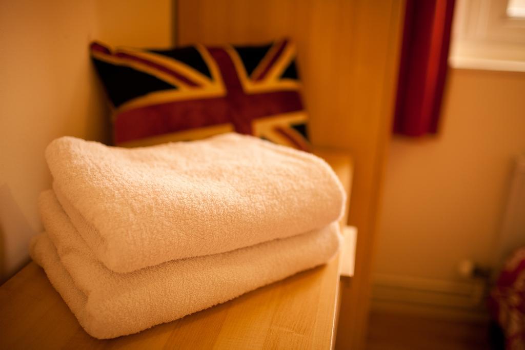 Foresters Inn Apartment - City Centre By Victoria Centre Shopping Centre - Your Own 5 Double Bedrooms Private Apartment With 3 Bathrooms And Full Kitchen To Cook As You Would At Home - Outdoor Parking For Cars Or Vans At Five Pounds A Day Nottingham Zimmer foto